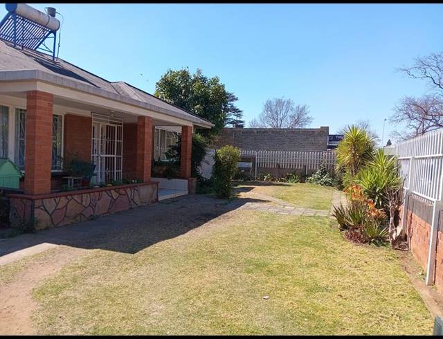 3 BEDROOM HOUSE FOR SALE IN VANDERBIJLPARK CE 2..